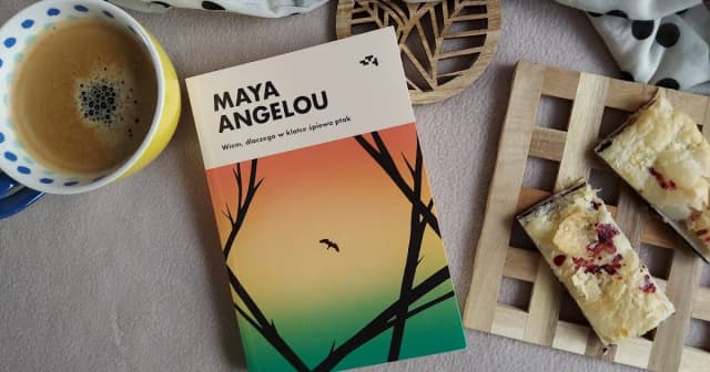 Wiem dlaczego w klatce śpiewa ptak - odkryj tajemnice życia Angelou Wiem dlaczego w klatce śpiewa ptak - odkryj tajemnice życia Angelou